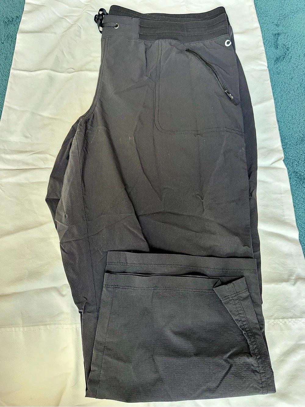 GapFit Men's Cargo Capris Black Like New